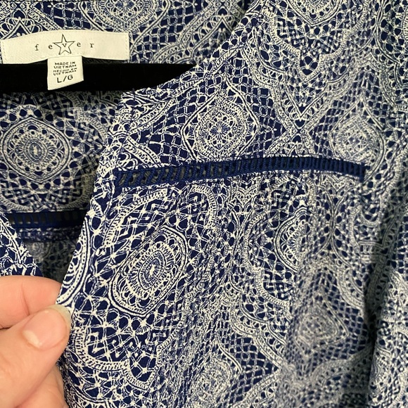 Blue and white 3/4 sleeve blouse - Size L - Picture 3 of 5